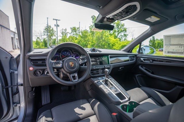 2020 Porsche Macan interior