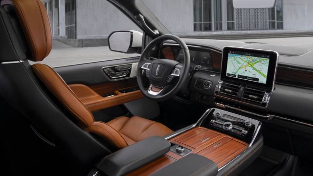 2021 Lincoln Navigator interior