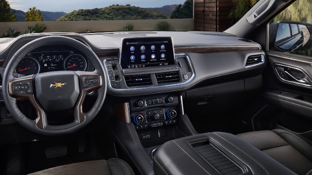 2022 Chevrolet Suburban interior