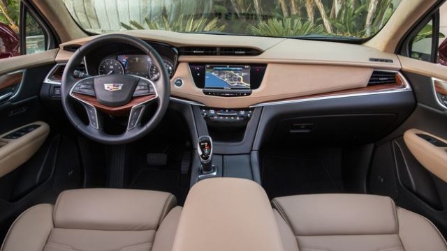 2022 Cadillac XT5 interior