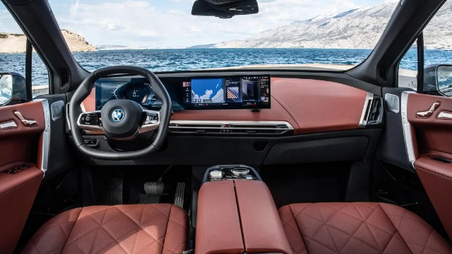2022 BMW iX interior