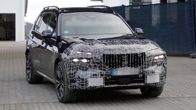 2023 BMW X7 spied