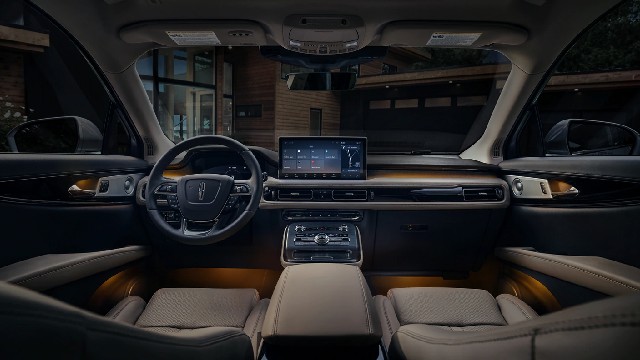 2023 Lincoln Nautilus interior
