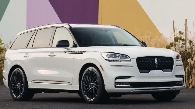 2023 Lincoln Aviator black package