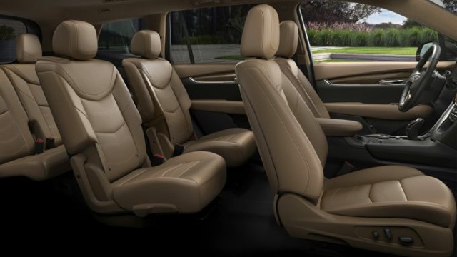 2023 Cadillac XT7 interior