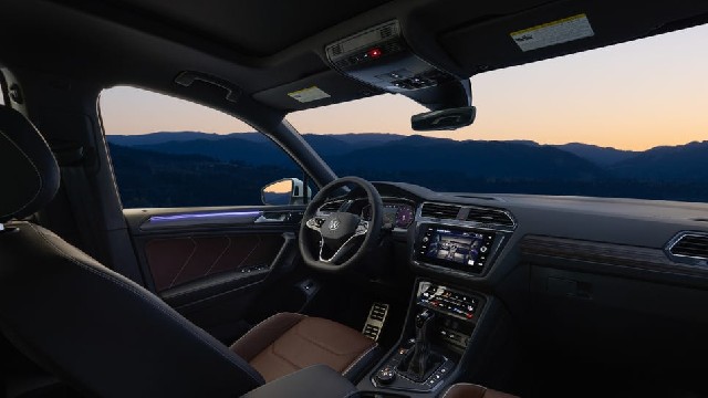 2023 Volkswagen Tiguan interior