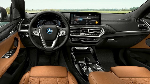 2024 BMW X3 interior