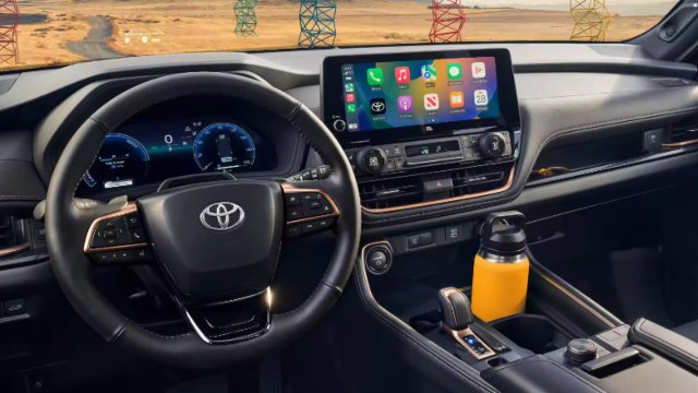 2024 Toyota Highlander interior
